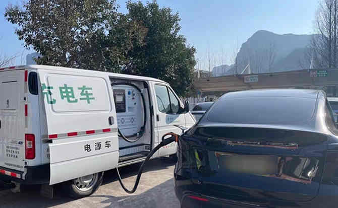 新蔡汽车搭电